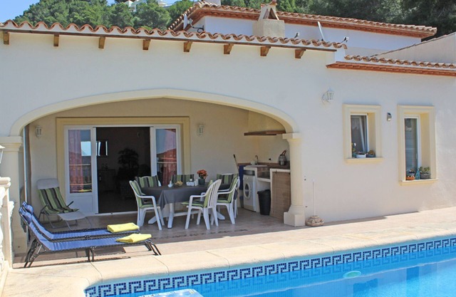 Charming villa in Moraira with private pool and air conditioning, near beach