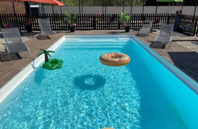 CHARMING VILLA PRIVATE HEATED POOL