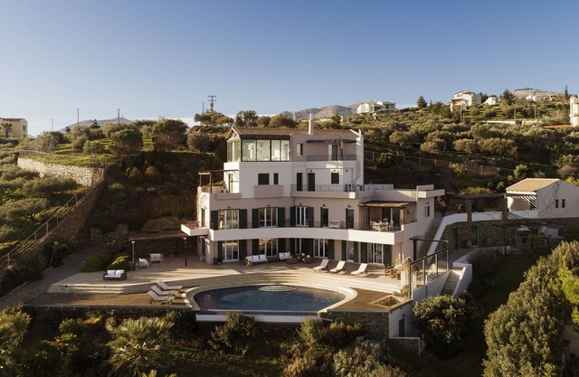 Charming Villa with fabulous sea views