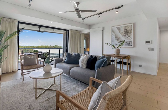 Charming Waterfront Lagoon Views + Restaurants