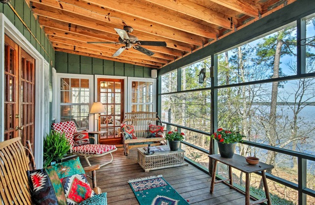 Charming Waterfront Ridgeway Cabin w/Dock!