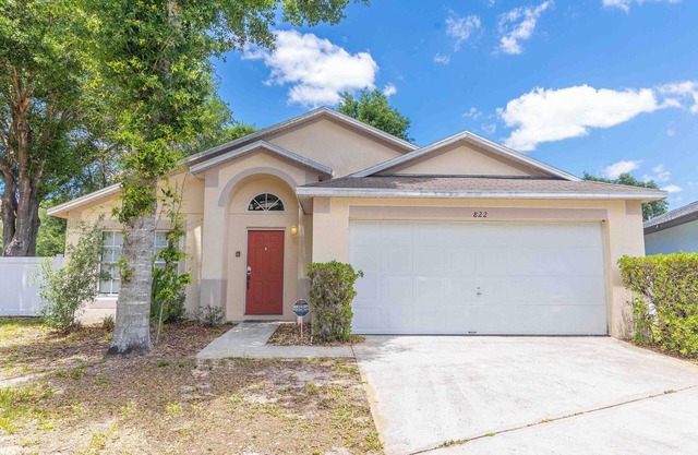 Cheerful 5/3 Pool House Close to Parks