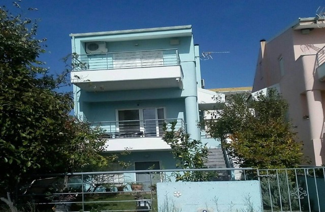 Cheerful holiday home in Preveza with garden
