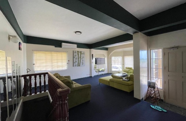 Cheerful Home with Ocean View/3 minutes to beach