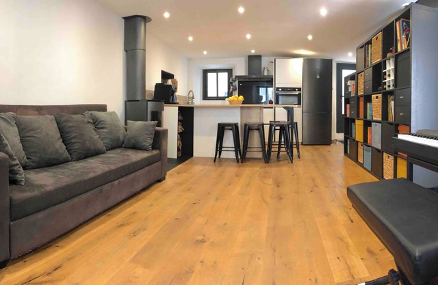 Chez Angelo - Beautiful, completely renovated family home in the heart of Nonza