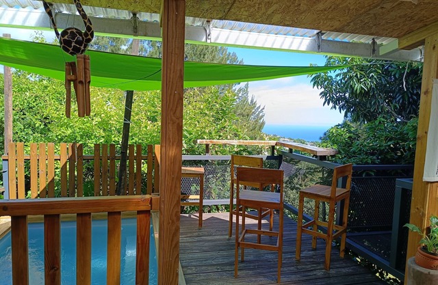 Chez HIL R unusual accommodation 20 minutes from the airport, a complete change of scenery