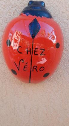 CHEZ VERO - Chambre d'hôte privée - proche Cassis Ste Baume Marseille Le Castelet Agora - parking clos -