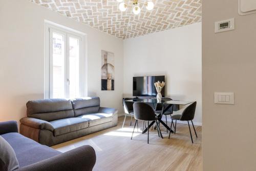 Chiara Apartment 6 guest - Train Station - Parking