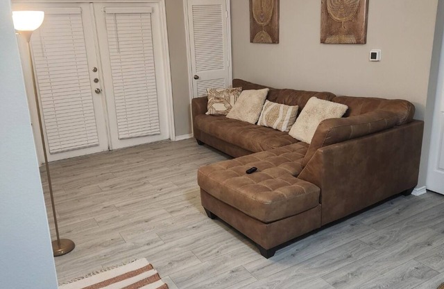 Chic 1-bedroom apartment with fitness room, AC in fabulous Austin