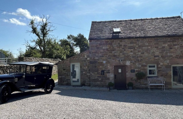 Chic 2 Bed Peak District Cottage Barn Alton Towers