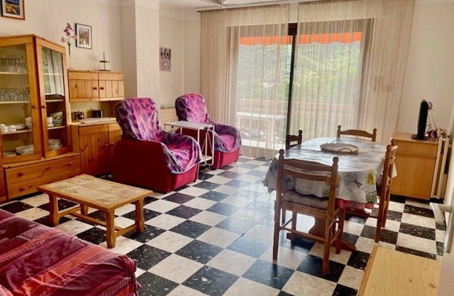Chic 2-Room Apartment with Terrace, Veranda, and Garage, Near City Center and Cures, Sleeps 5
