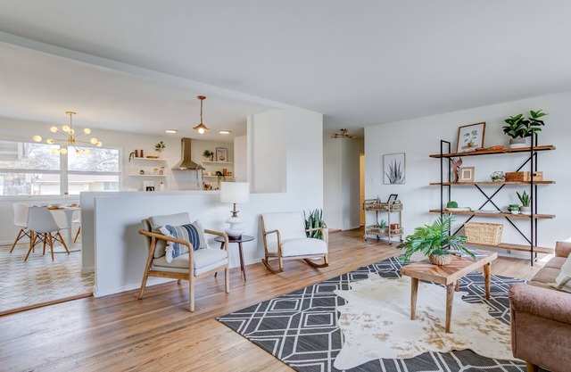 ⭐️Chic 5BR Home Family/Pet Friendly W/Fenced Yard