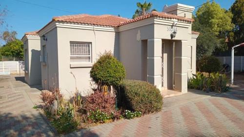 Chic and Secure Phakalane Stay