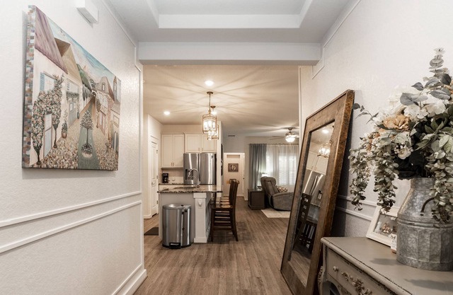 Chic, comfy living heart Cibolo
