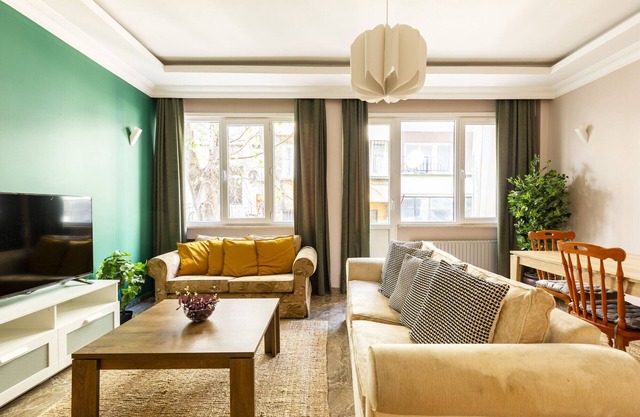 Chic flat, 5 min to Nisantasi City's and M2 Metro