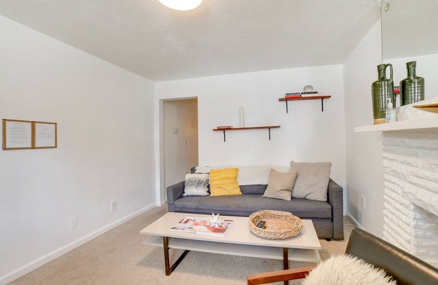 Chic Pittsburgh Townhome w/ Private Deck!