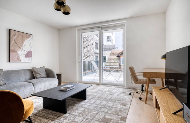 Chic Wiedikon 2 Room w/Storage & W/D, 3 min to Market, by Blueground