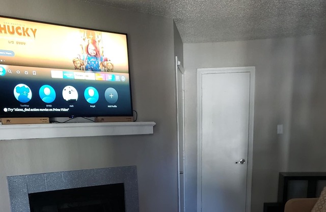 Chillaxed 2bdrm w/ fireplace close to downtown dallas