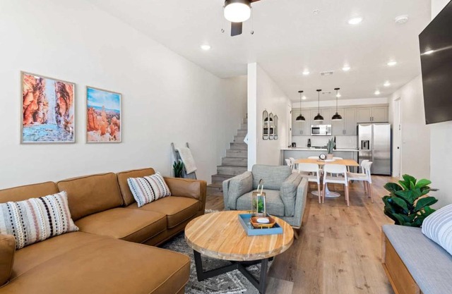 Chillin Out Maxin #96 condo