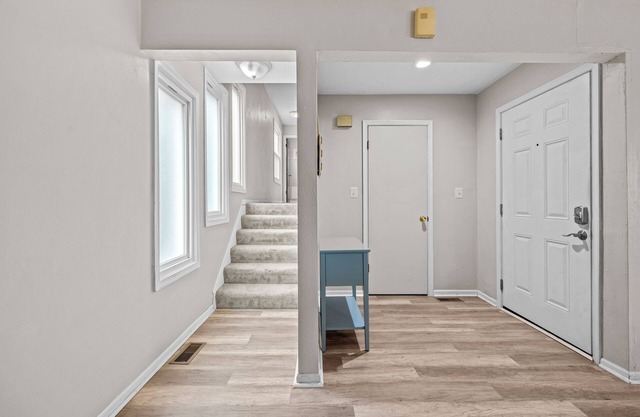 Chix Beach. Spacious 3 bedroom 2 bath condo in the best area of Virginia Beach.