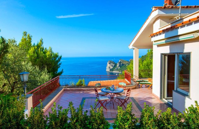Christa Guest House