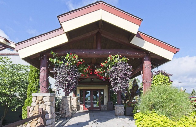 Christmas Mountain Village™ - Wisconsin Dells - 2 Bedroom Cottage
