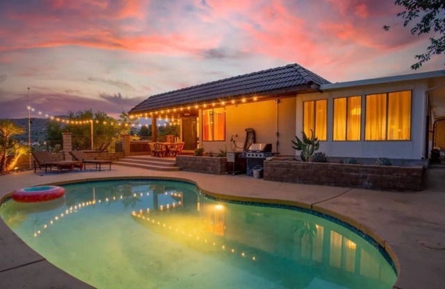 Chromocamino Colorful Family Friendly Home!