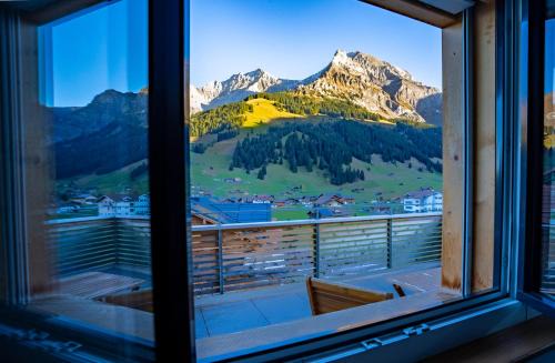 Chuenislodge1 Neu, grosse Terrasse & Designerofen, prächtige Aussicht