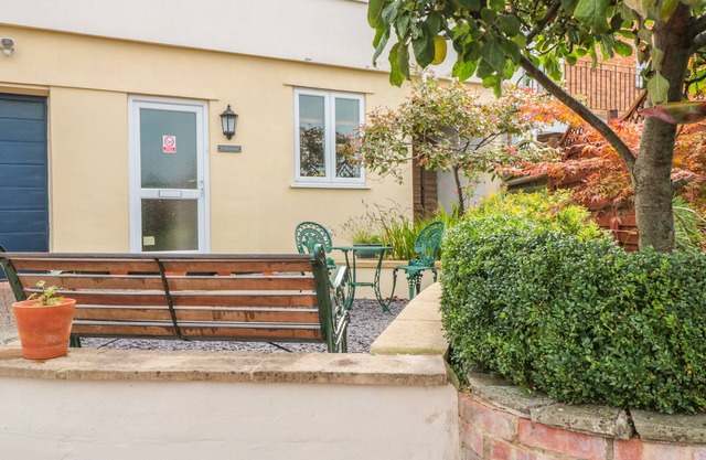 CHURCH ROAD ANNEXE, pet friendly, with a garden in Cinderford