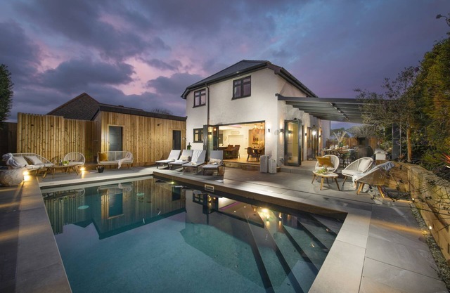 Chy An Eglos - A superb refurbished holiday home with a fantastic entertainment area, swimming pool