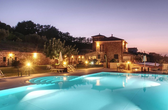 Cilento farmhouse with infinity pool: Apartment Zaffiro