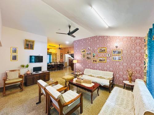 Cine Castle 3BHK Luxury Spacez Villa