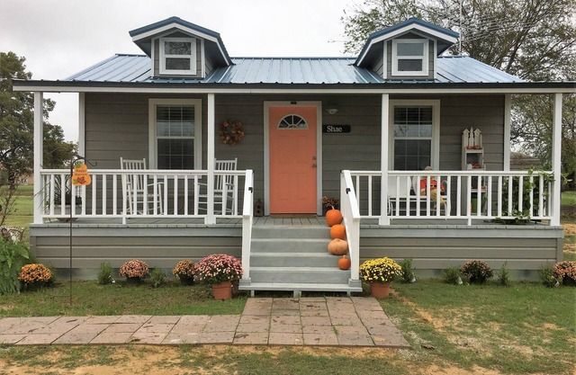 Circle P Cabins - First Monday Trade Days - Now with 3 cabins on 3 acres