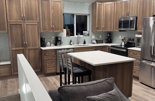 City Retreat, 2 bdrm near Airport