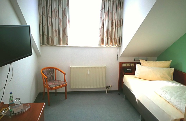 Classic single room
