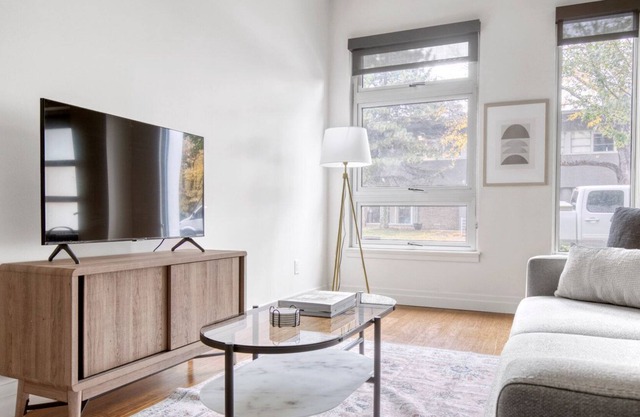 Classic Wash Park 1BR w/ Pool, Gym & W/D, nr trails, by Blueground