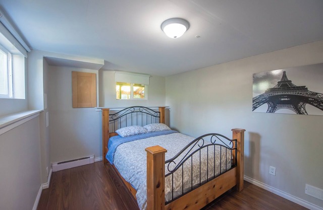 Clean 4 Bedroom Basement Suite at Burnaby Metrotown Neighbourhood