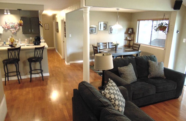 Clean and Quiet South Austin Home. Close to Downtown (ACL, SXSW, COTA)