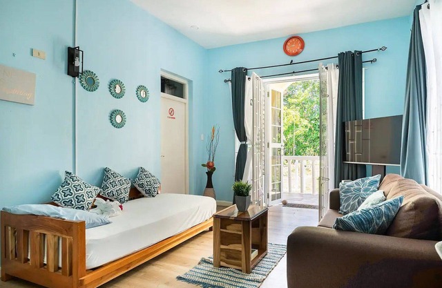 clean, comfy & quiet with views