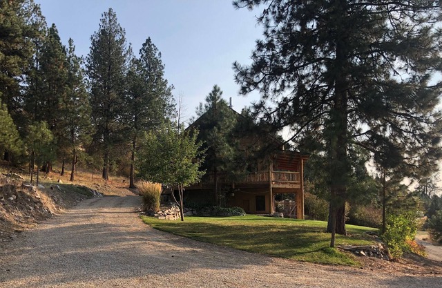 Clean, @ End-of-the-Road, Peaceful and Relaxing