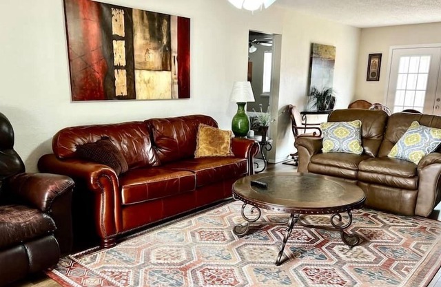 ★Clean&Fresh★3BR/2BA★EZ access to S LBK/S Loop 289
