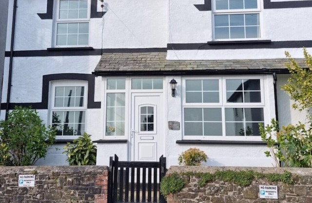 Cliff Cottage, Horns Cross (Peppercombe), Bideford, Devon
