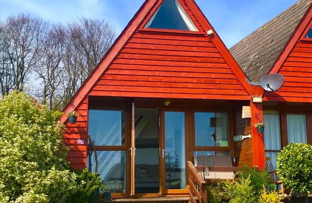 Clifftop Chalet With Pool