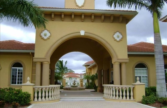 Close to Beach, Pool, Hot tub, Fitness Room at the Gardens of Beachwalk