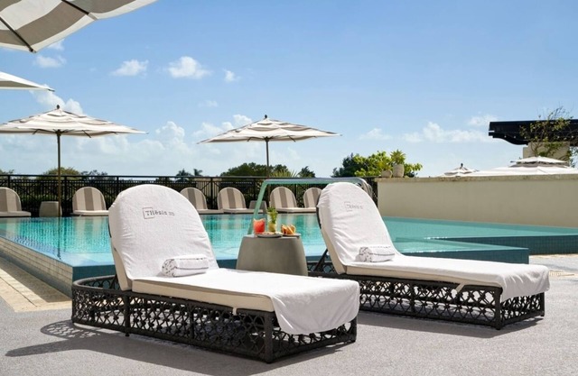 Close to Coconut Grove! 3 Relaxing Units, Onsite Parking! Pets are Allowed!