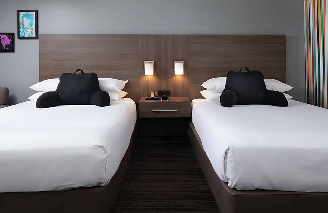 Close to Old Town Temecula! Great Unit in Signature Temecula! Pool, Free Parking