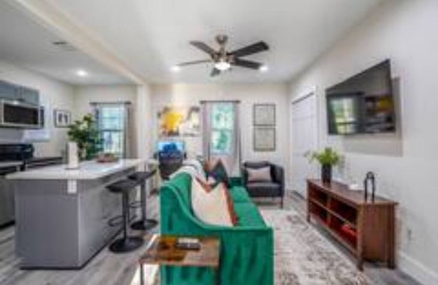 Close to PNC Stadium | Smart Apt | King bed | WiFi!