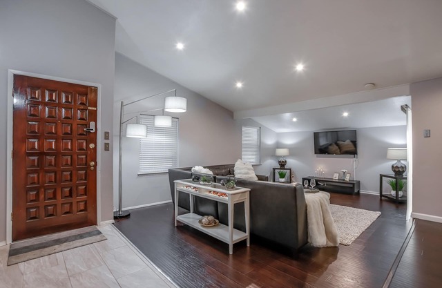Close to Richardson/Plano/Dallas, 4 Bedroom fully renovated house.