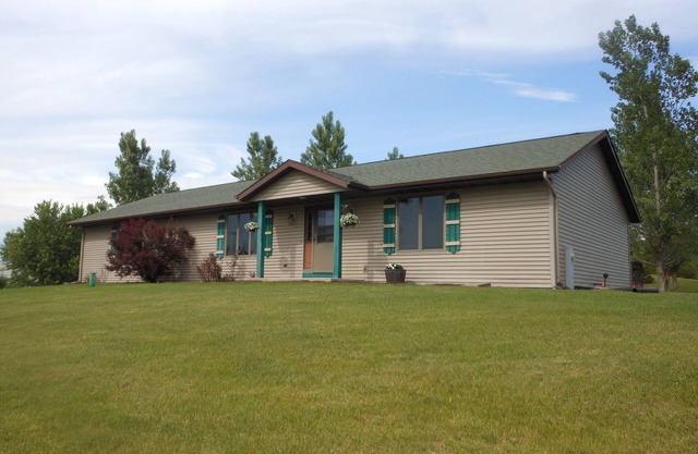 Close to Road America and Beautiful Elkhart Lake and Great Golf Courses