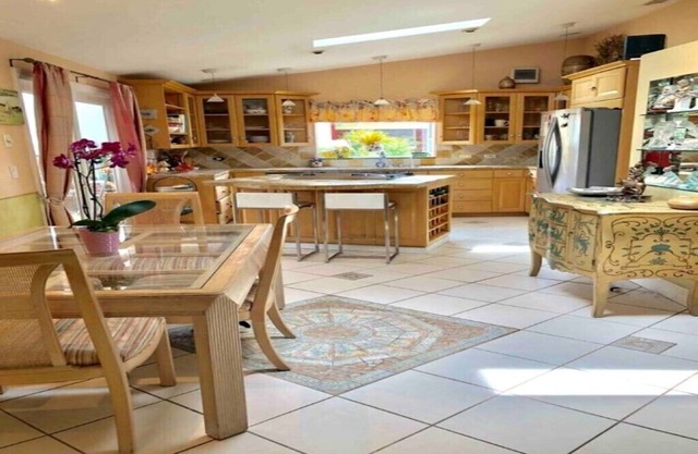 Close to the Beach, Beautiful Culver City home.